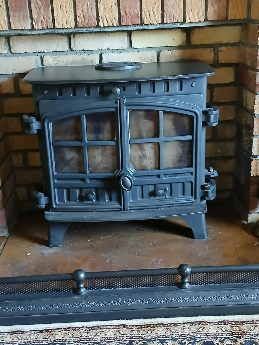 Hunter Hearld 8 stove with back boiler - Image 1