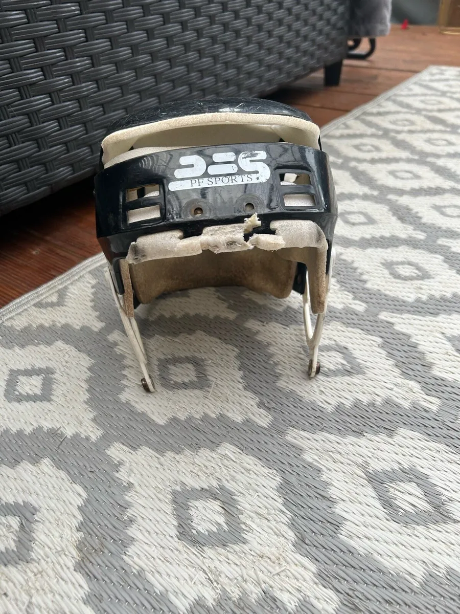 Hurling helmet - Image 2