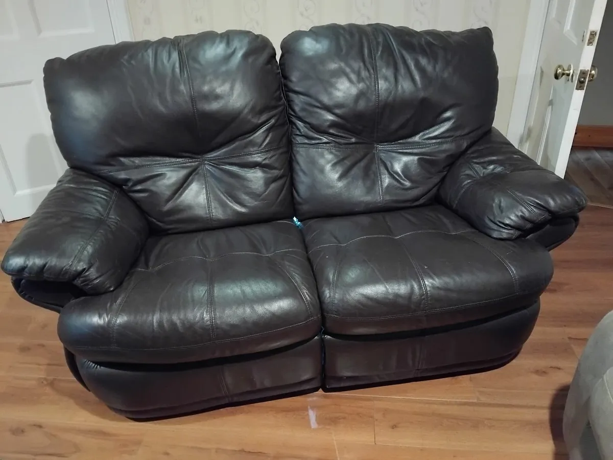 2 seater leather recliner - Image 1
