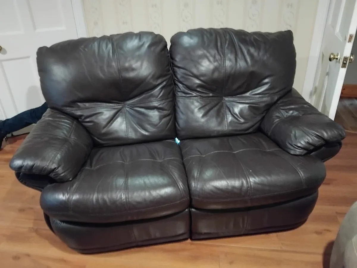 2 seater leather recliner - Image 2