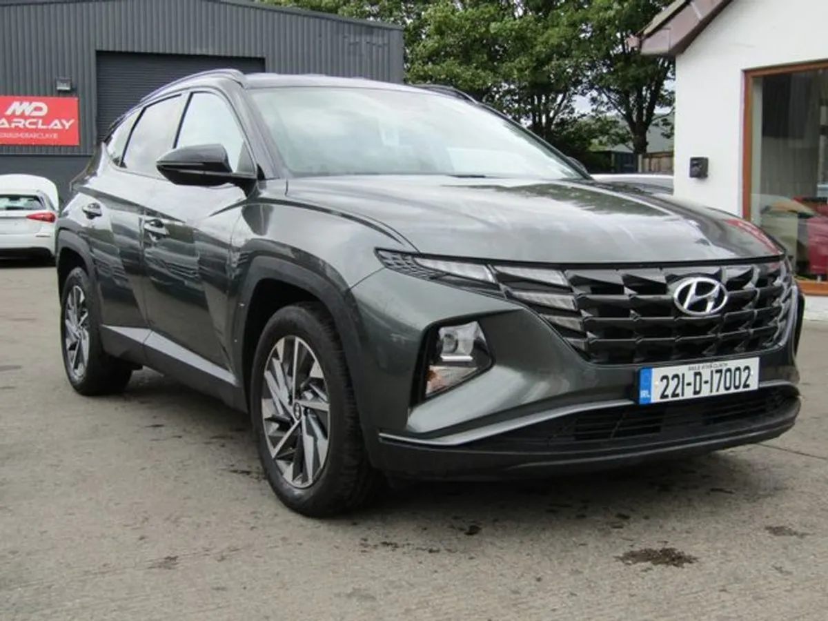 Hyundai Tucson Ix35 Executive 2tone HEV Automatic - Image 2
