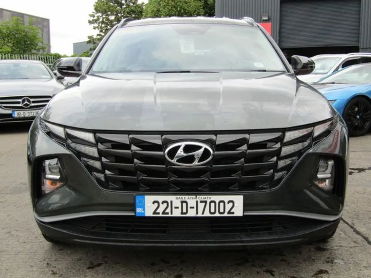 Hyundai Tucson Ix35 Executive 2tone HEV Automatic - Image 3