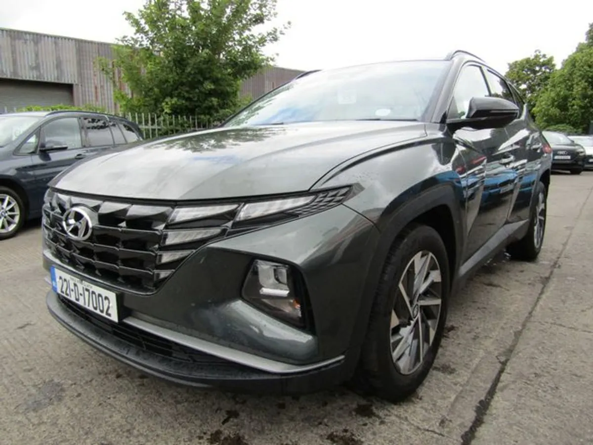 Hyundai Tucson Ix35 Executive 2tone HEV Automatic - Image 4