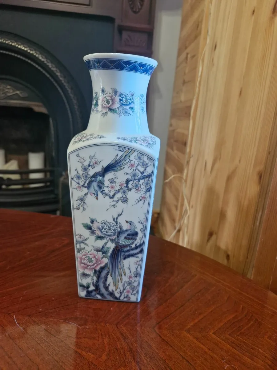 Vases - Image 4