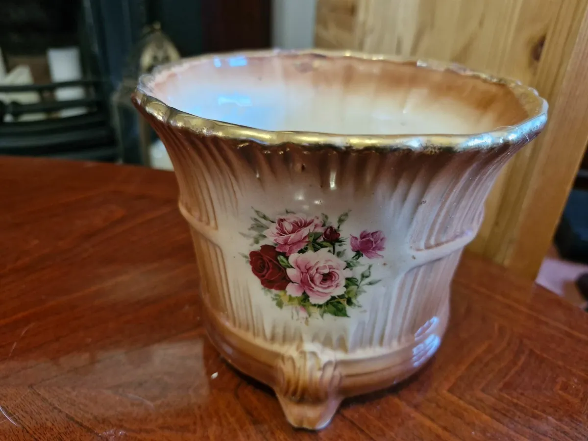 Flower pots - Image 1
