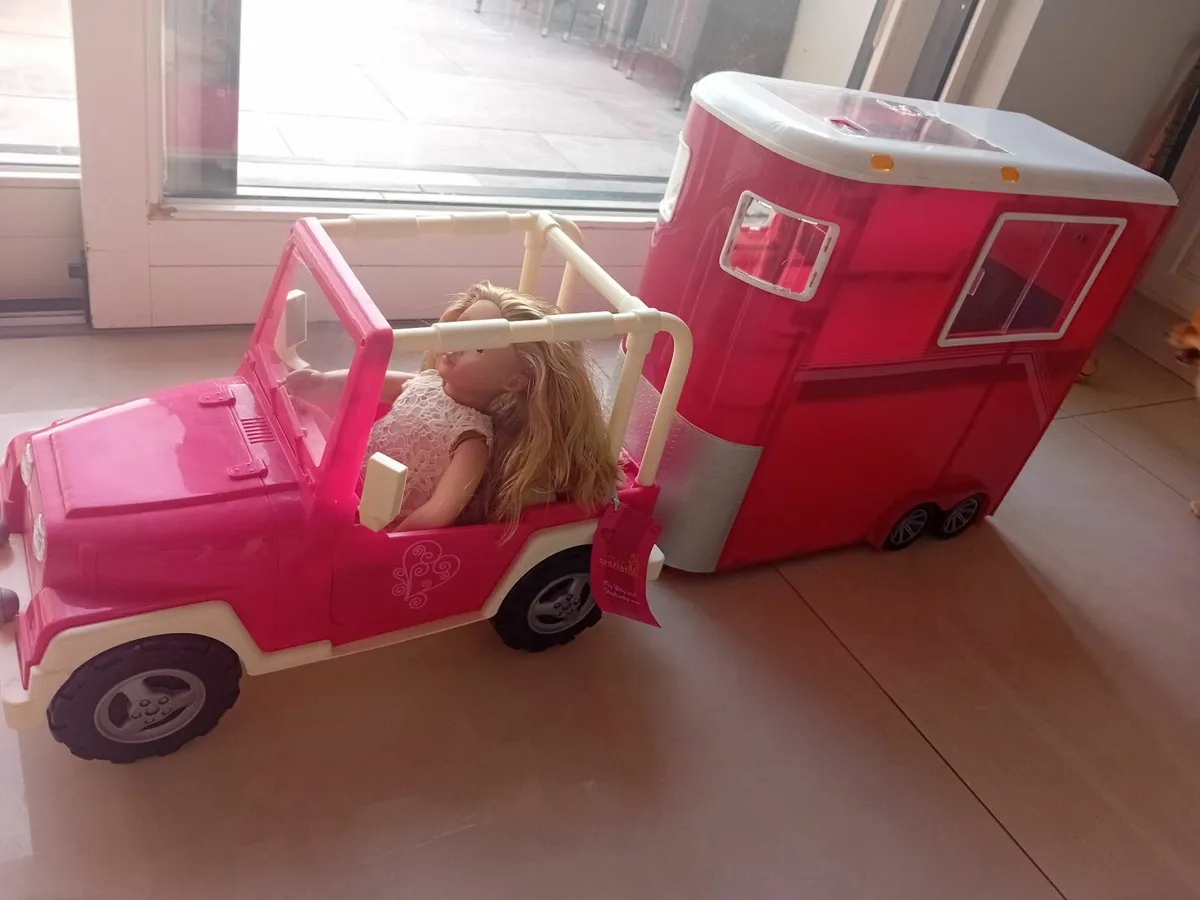 Generation jeep and trailer - Image 1