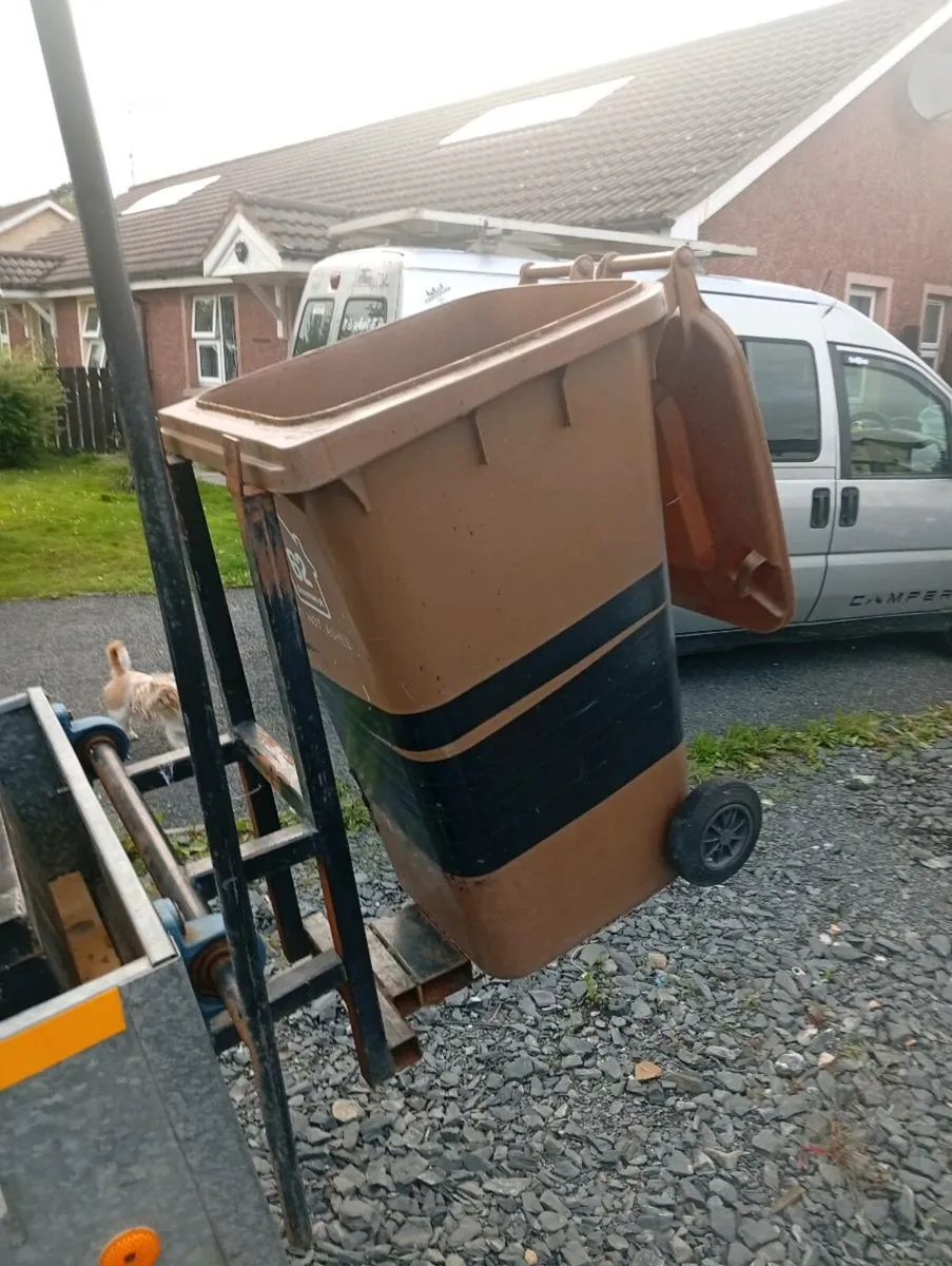 Business opportunity WHEELIE BIN CLEANING TRAILER - Image 2