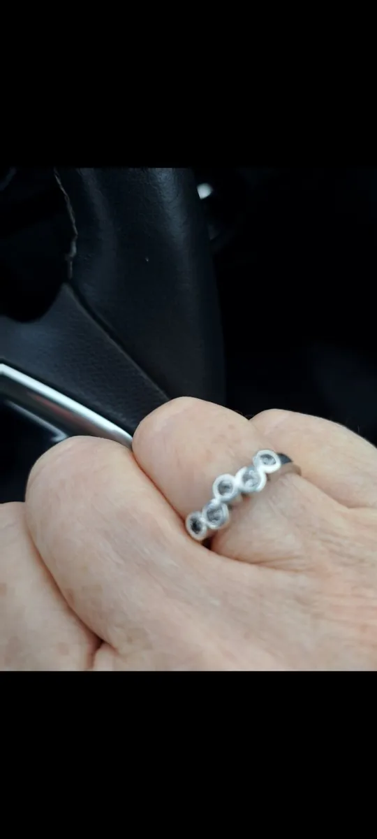 Silver ladies 5 stone  dress ring