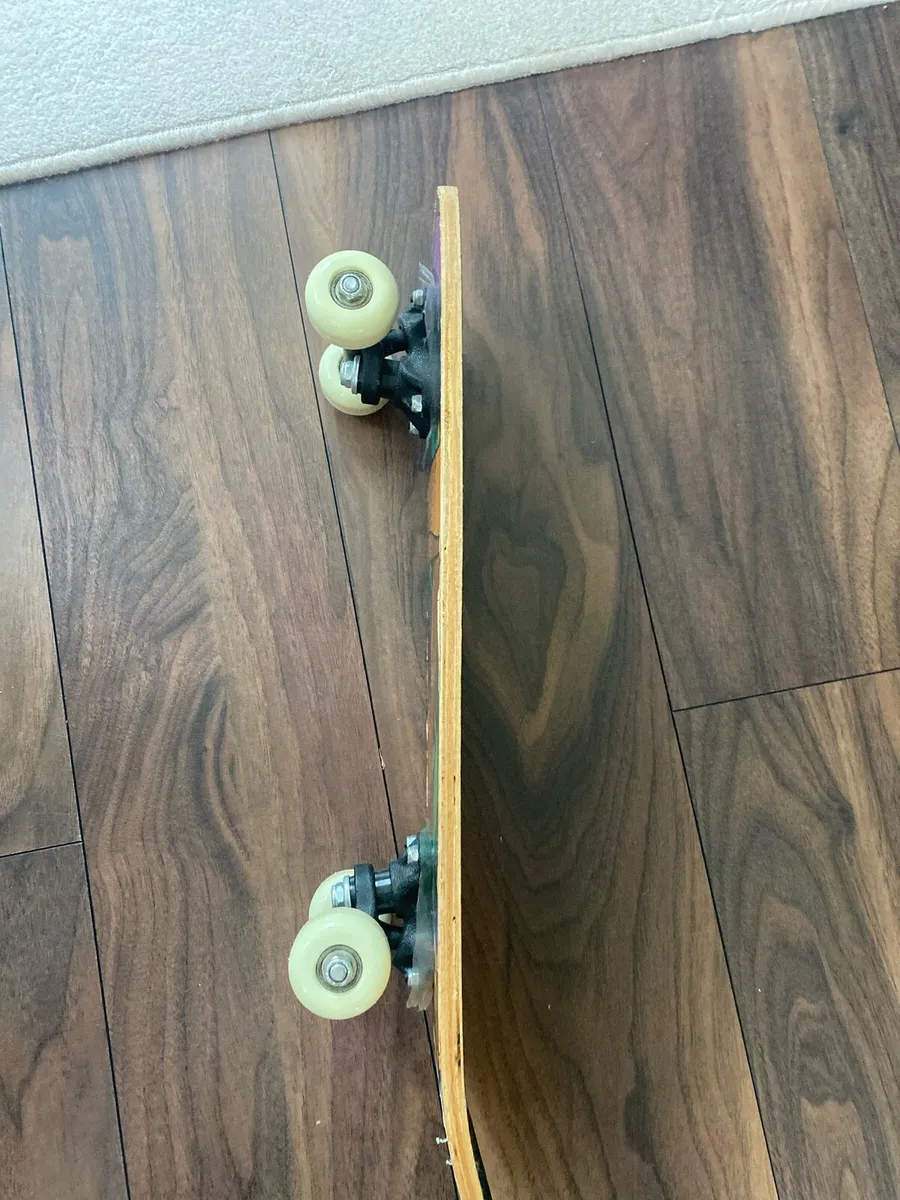 Skateboard - Image 3