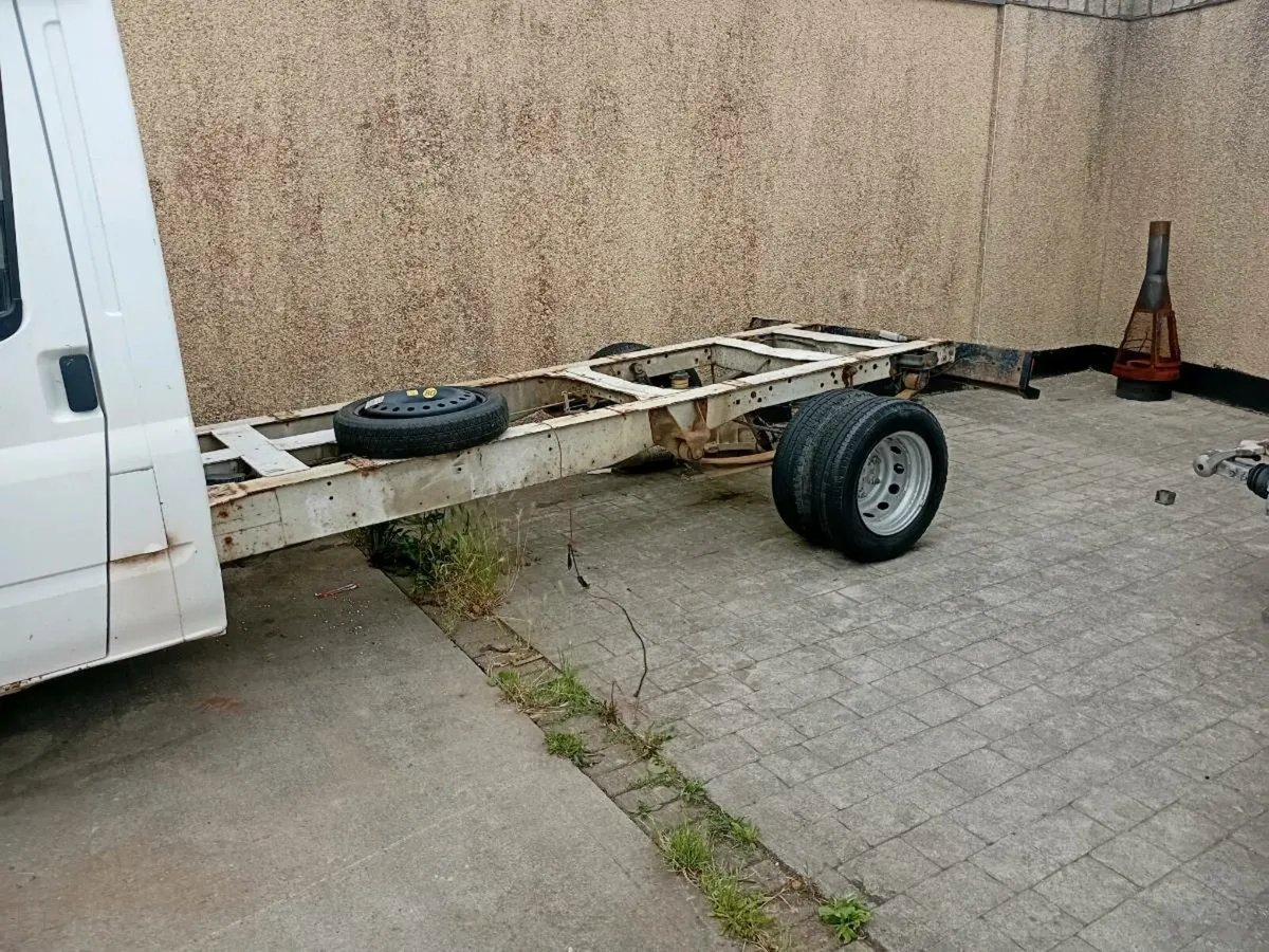 2007 ford transit cab and chassis 115T350 6spd - Image 4