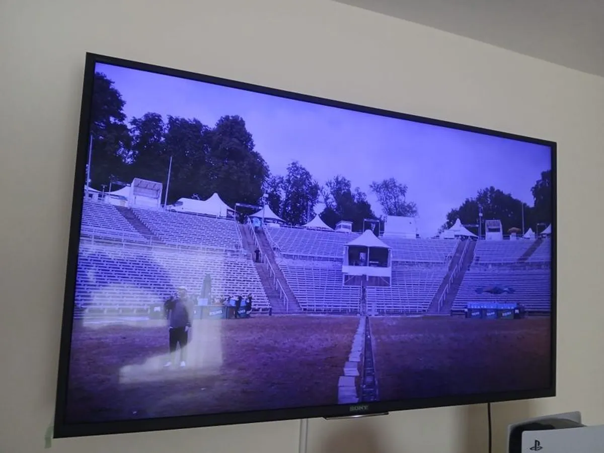 50" Sony Bravia TV - Image 4