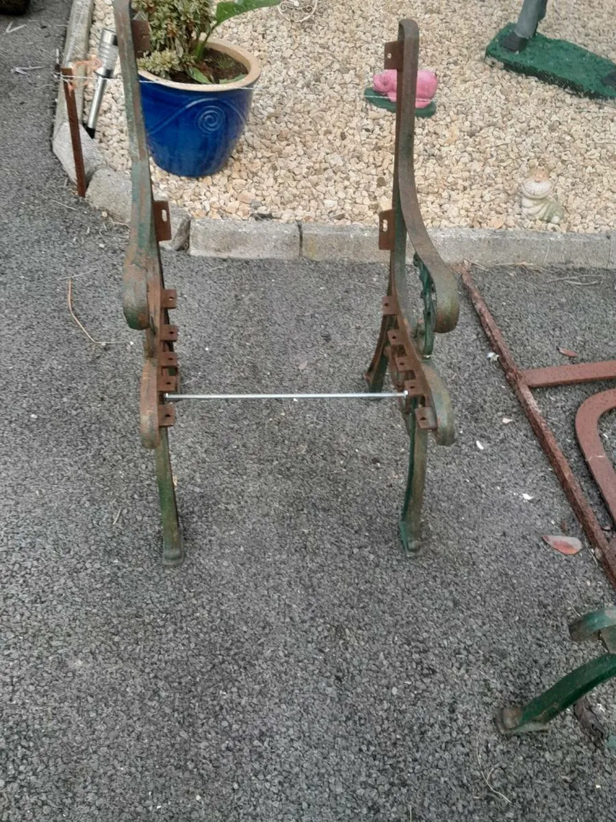 OLD STYLE GARDEN FURNITURE - Image 2