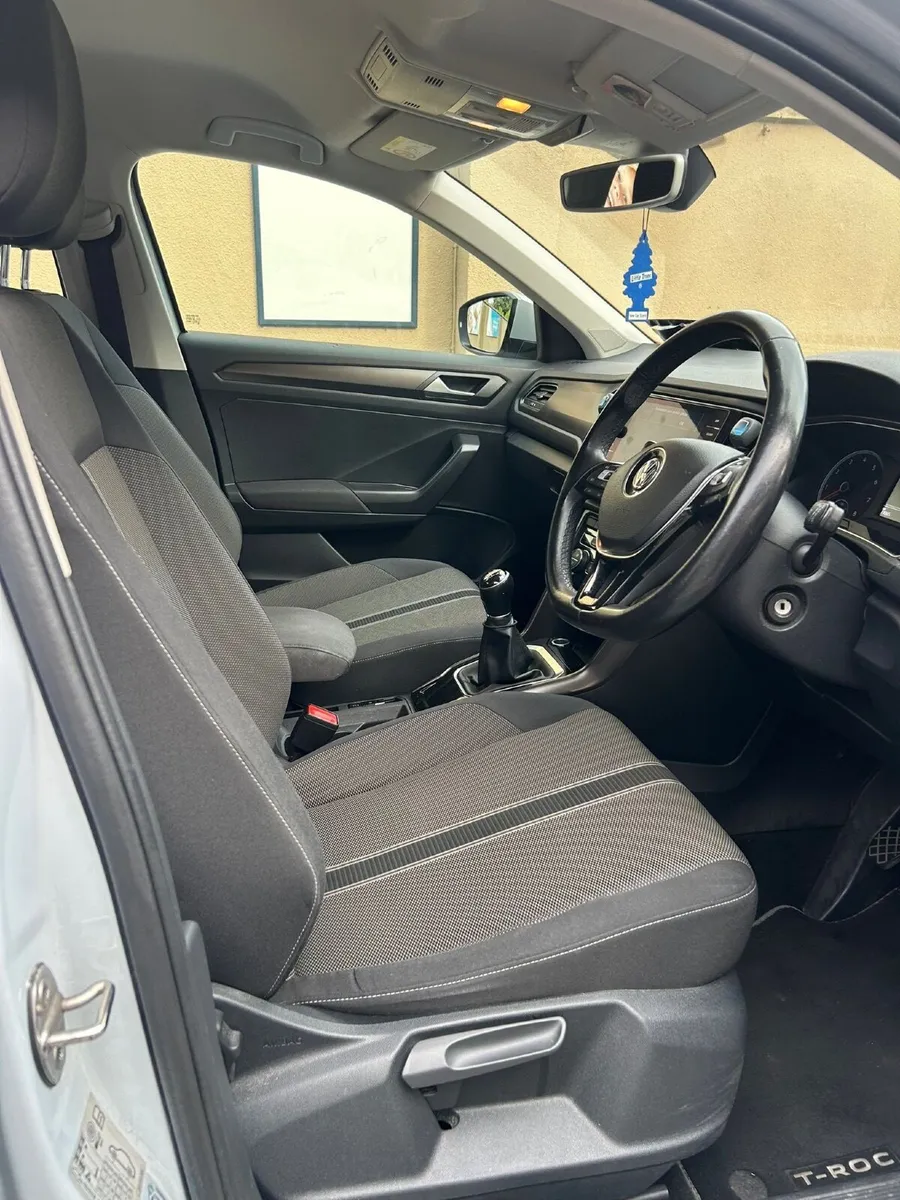 Volkswagen T-Roc 2018 - Image 4