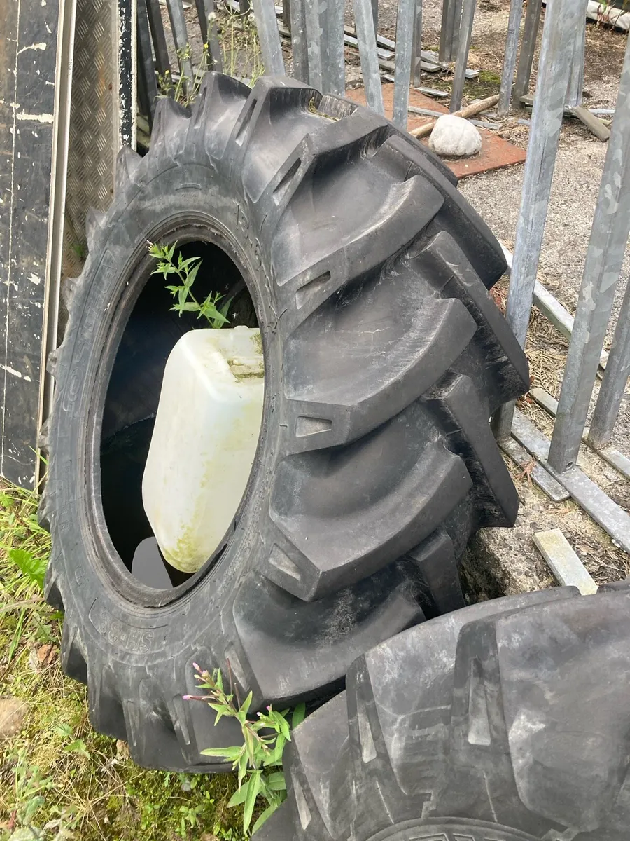 Tractor tyres, 13.6 x 24 99% new - Image 4