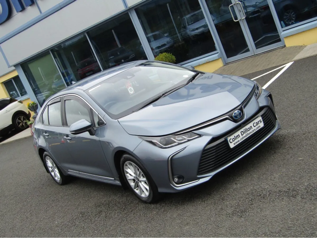 Toyota Corolla Luna 4DR Auto Hybrid - Image 2