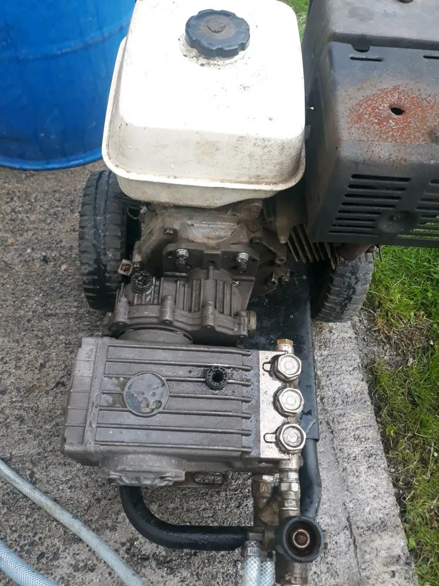 Power washer - Image 1
