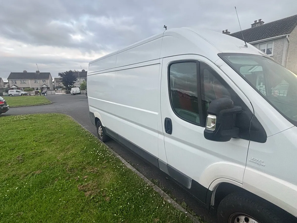 Camper - Image 1