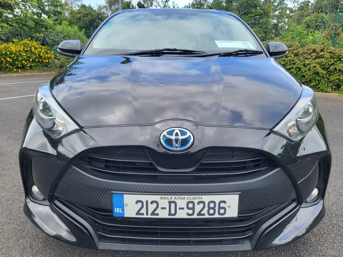 2021 TOYOTA YARIS HYBRID LUNA AUTO - Image 2