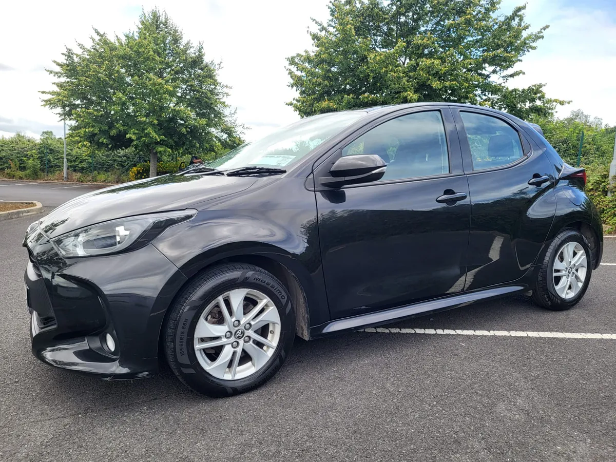 2021 TOYOTA YARIS HYBRID LUNA AUTO - Image 3