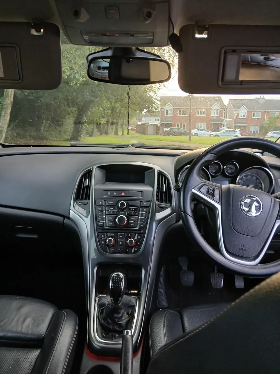 Vauxhall Astra 2014 - Image 1