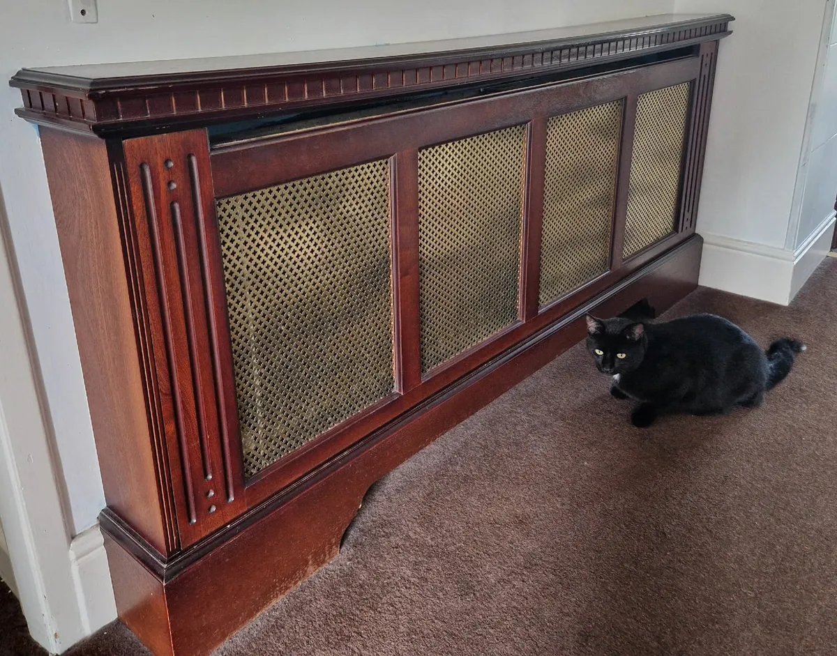 Large wood and brass radiator cover - Image 1