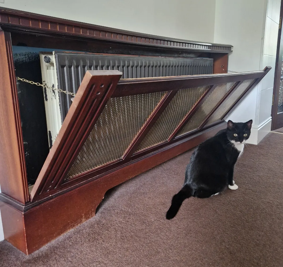 Large wood and brass radiator cover - Image 3