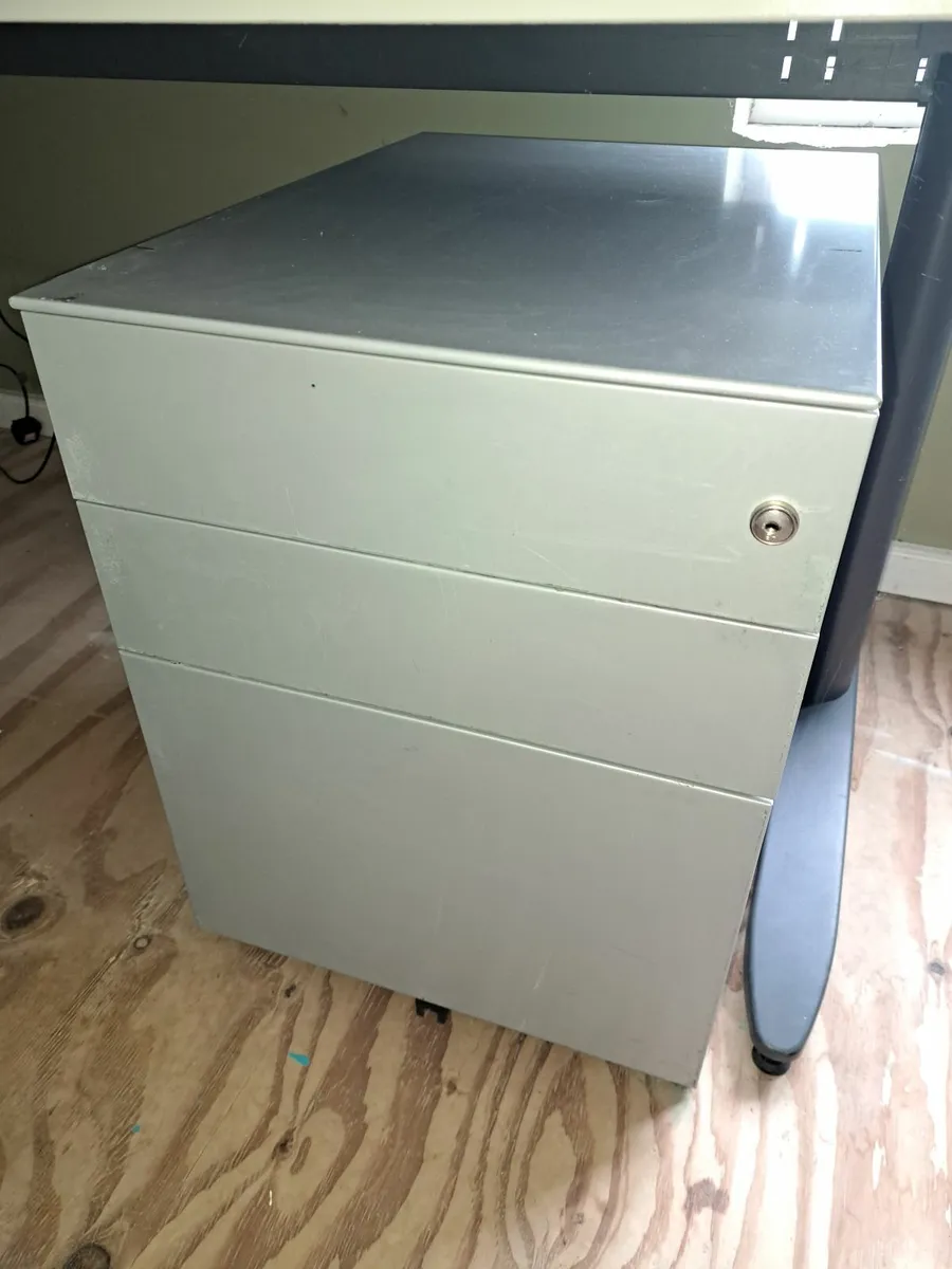 Desk storage - Image 1