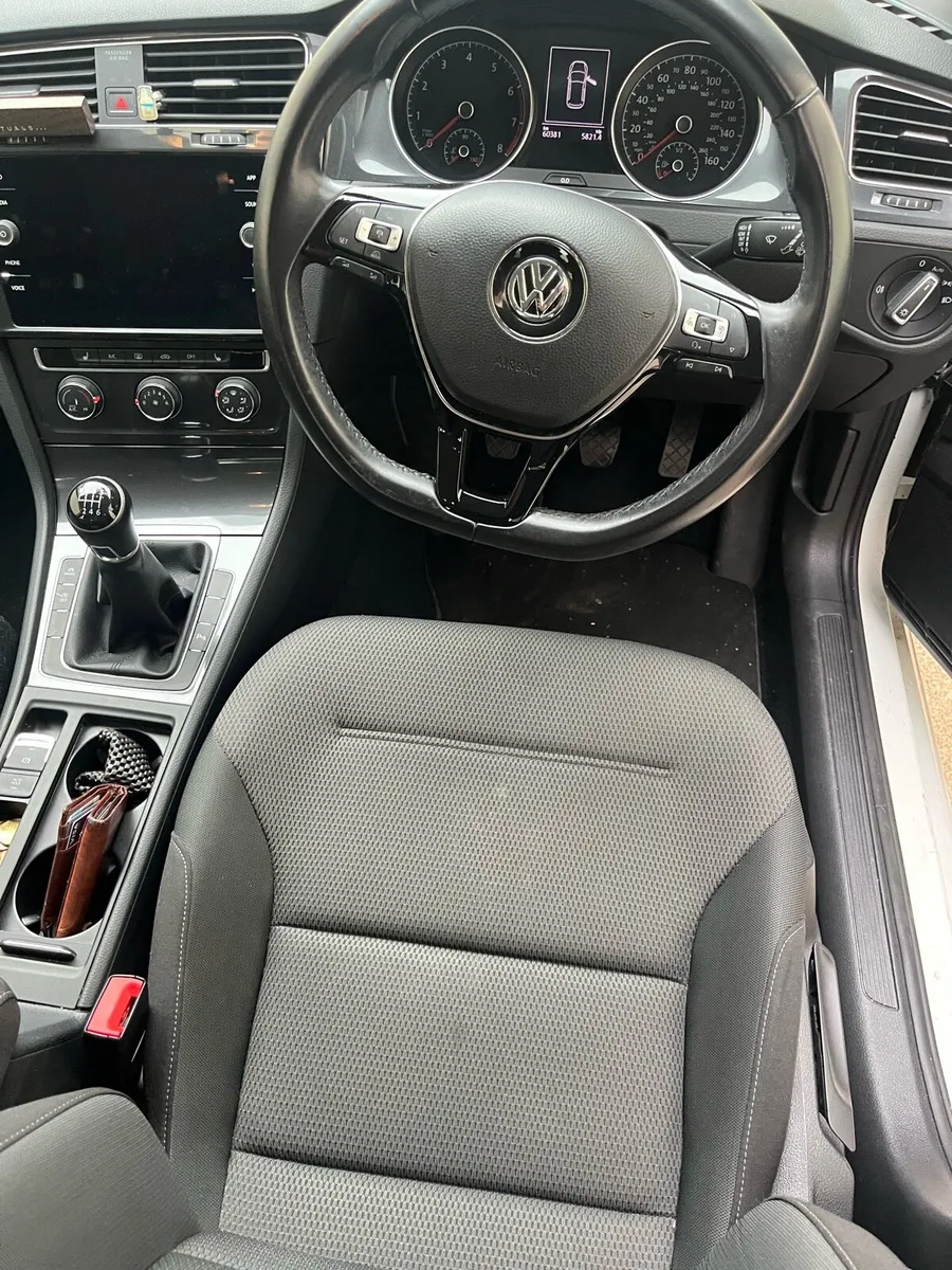 Volkswagen Golf - Image 4