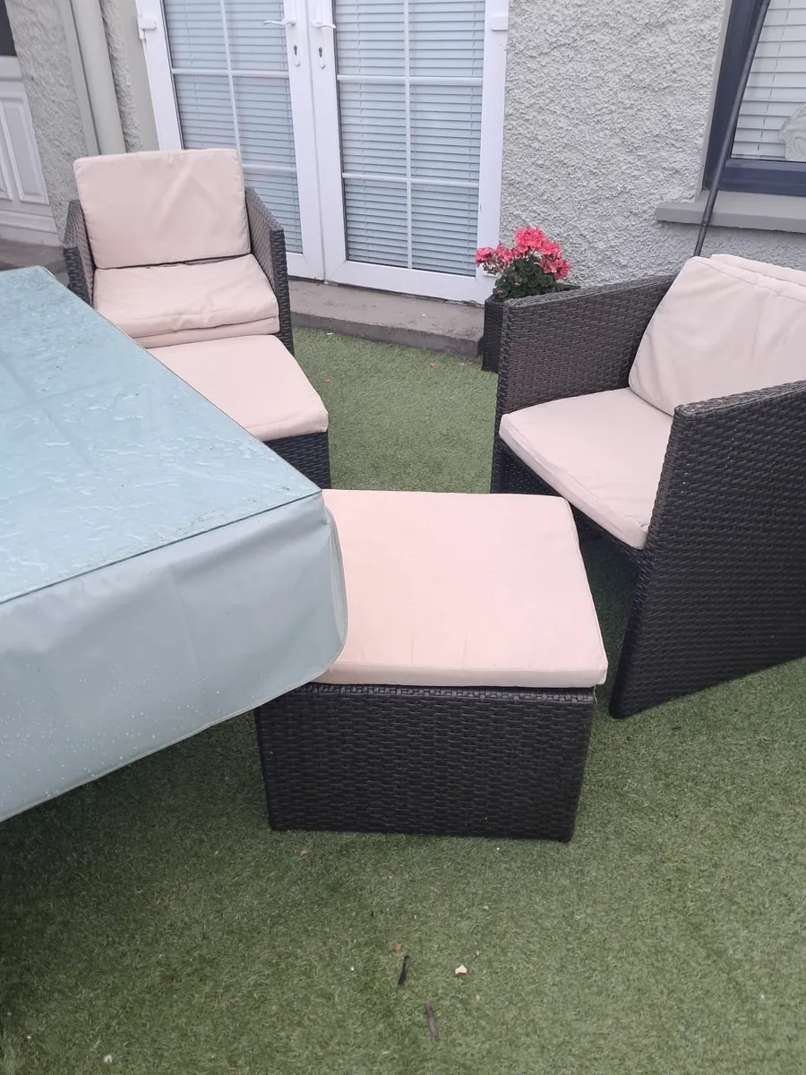 Garden furniture. Cube set. 8 chairs and glass tab - Image 3