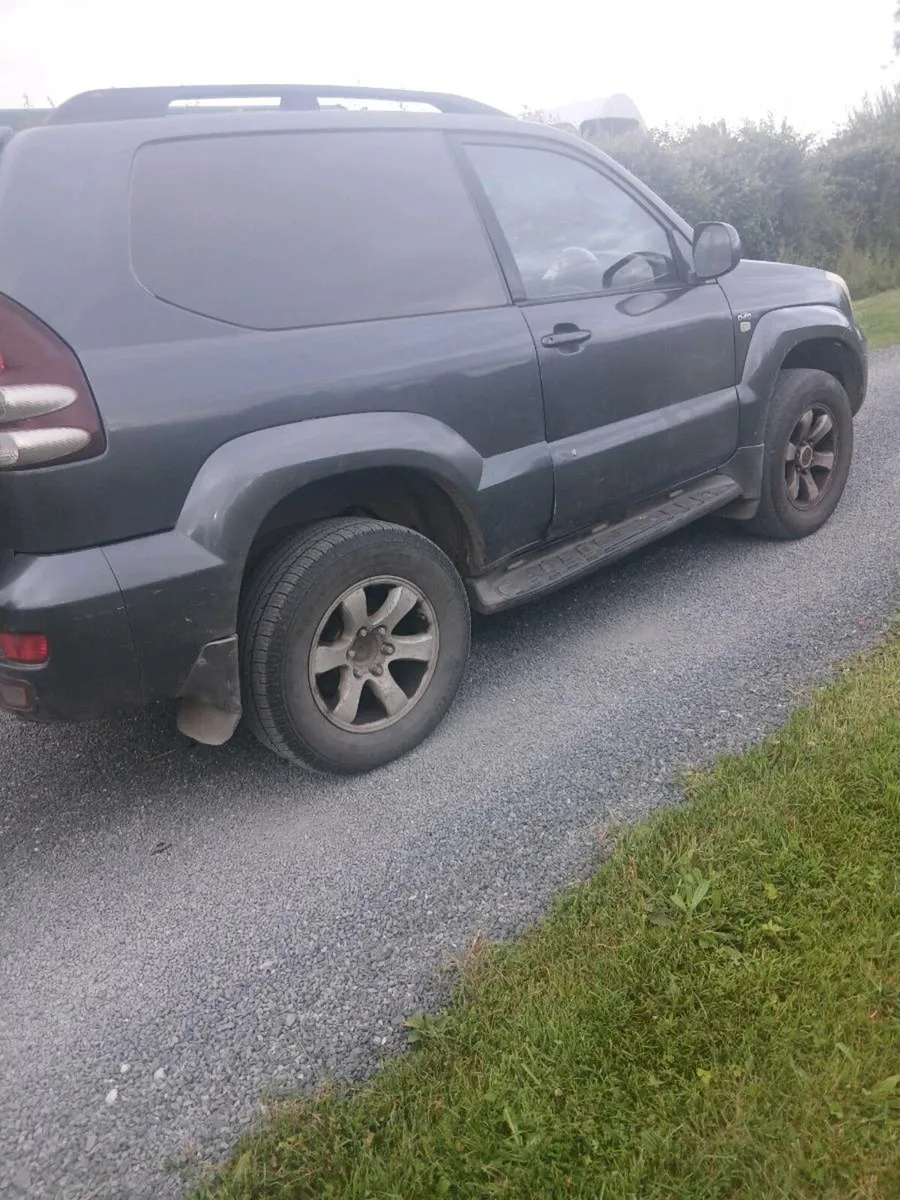 Toyota land cruiser - Image 4