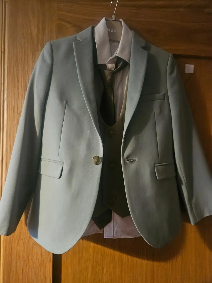 Suit - Image 3