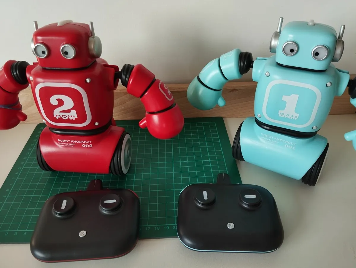 FAO Schwarz Robot Knockout Remote Control - Image 3