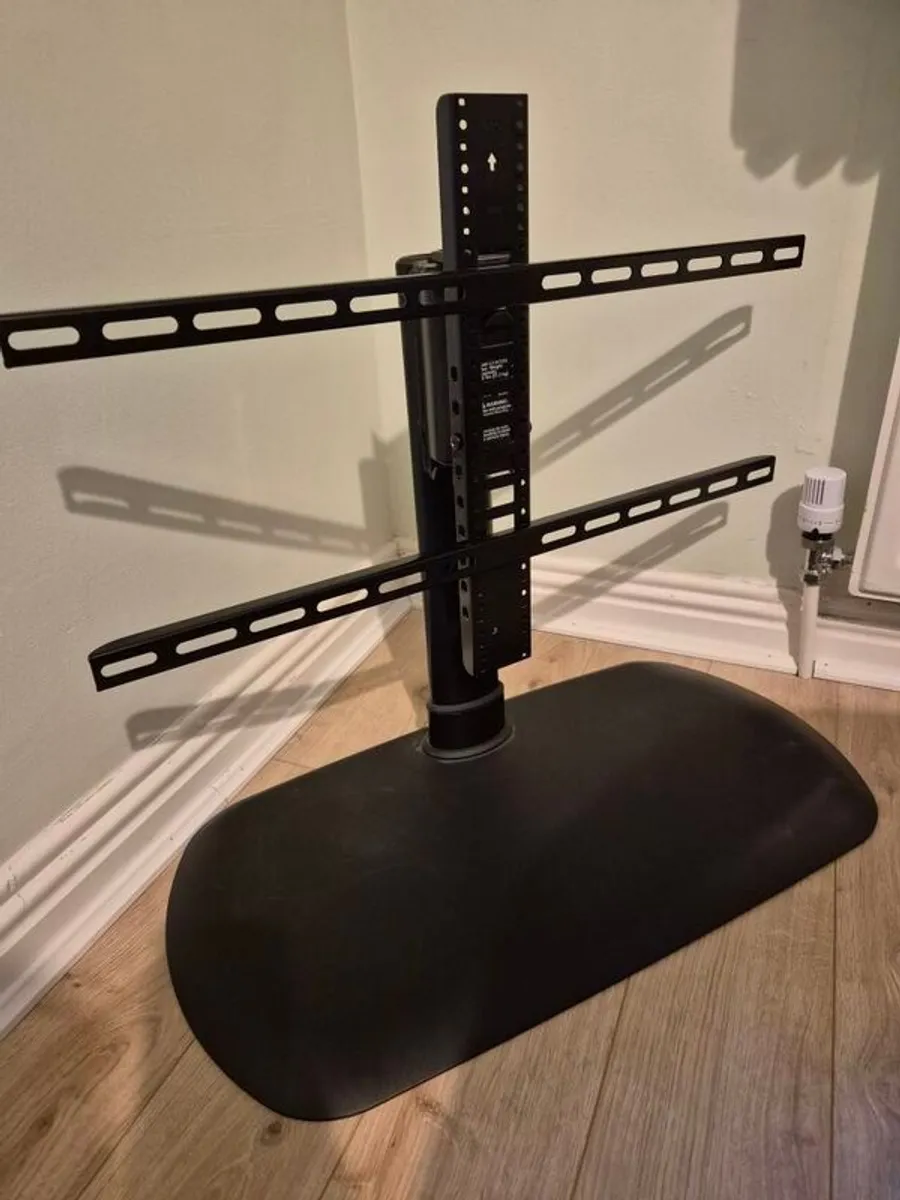 Sanus Universal TV stand - Image 2