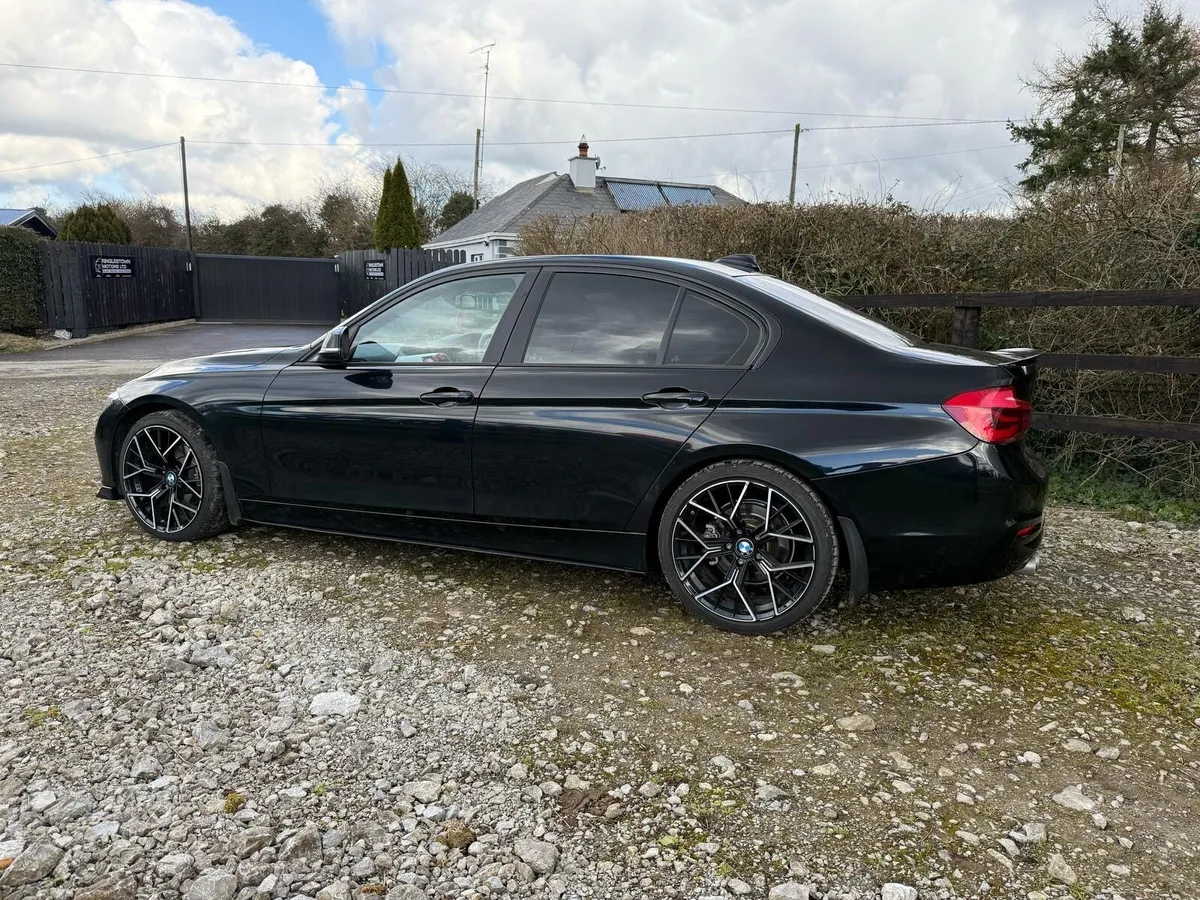BMW 320 - Image 4