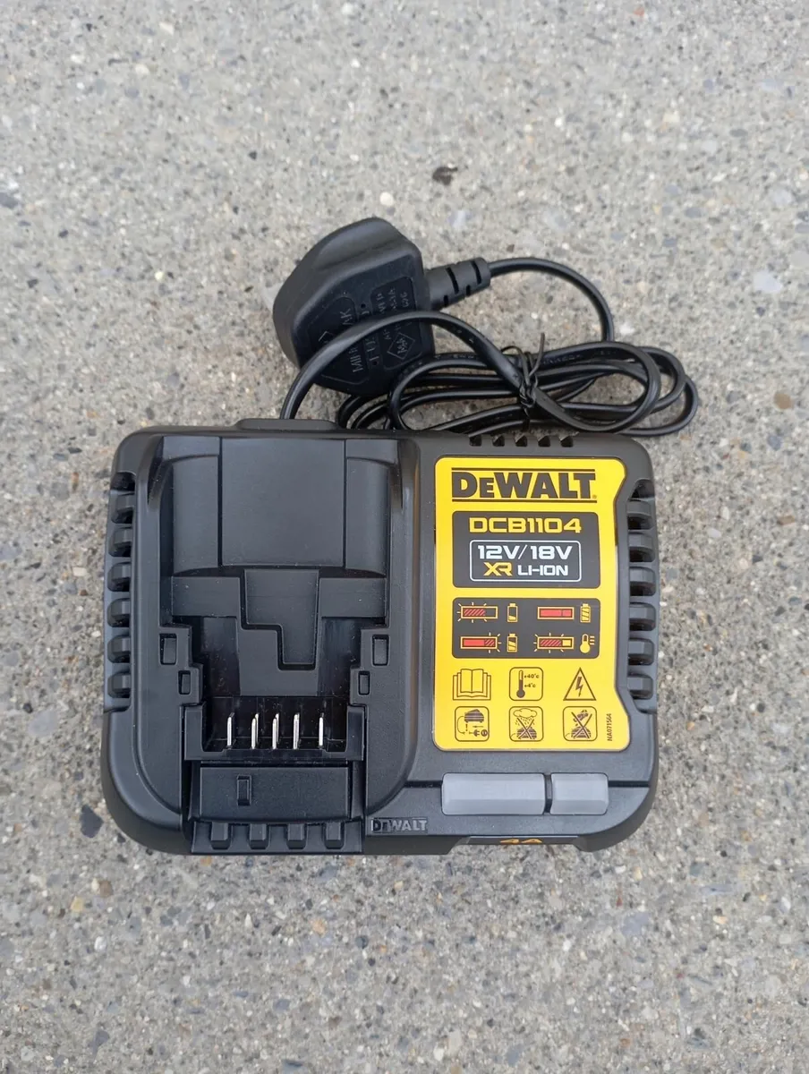 DeWalt dcf887 with Charger and Battery (New) - Image 4