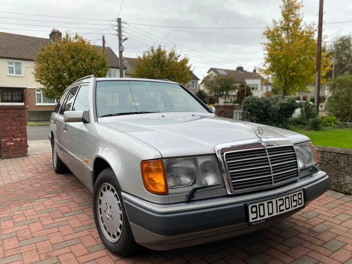 Mercedes-Benz 300TE, 1990 - Image 1