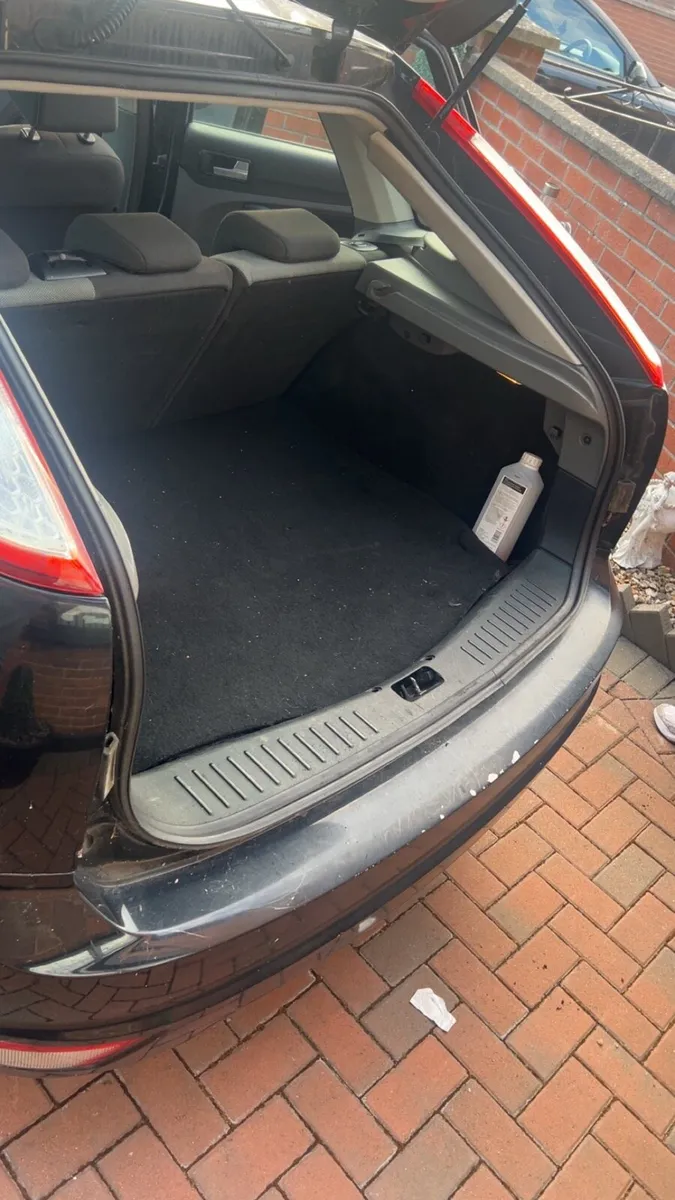 Ford Focus 2008 - Image 2