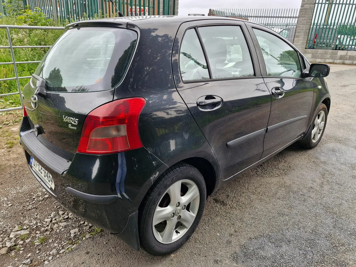 Toyota Yaris 2007 - Image 2