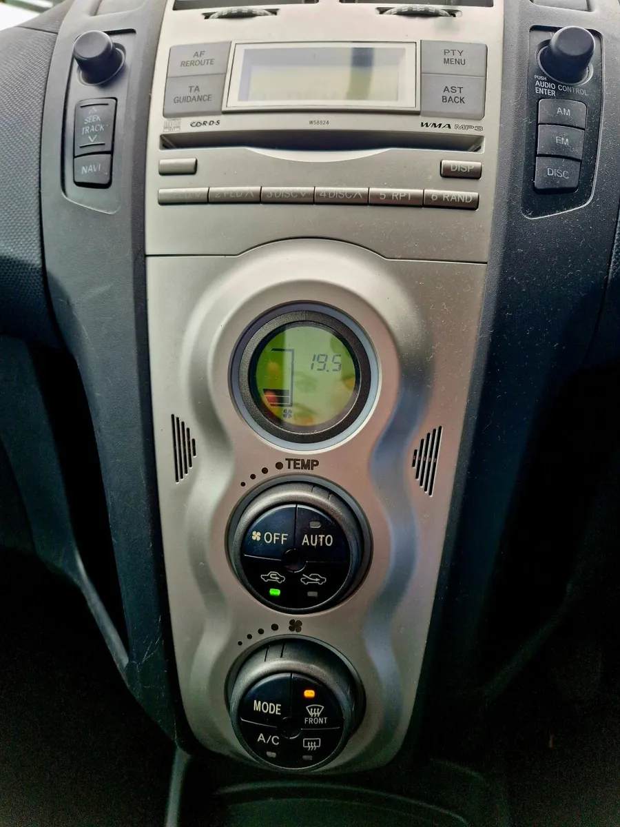 Toyota Yaris 2007 - Image 3