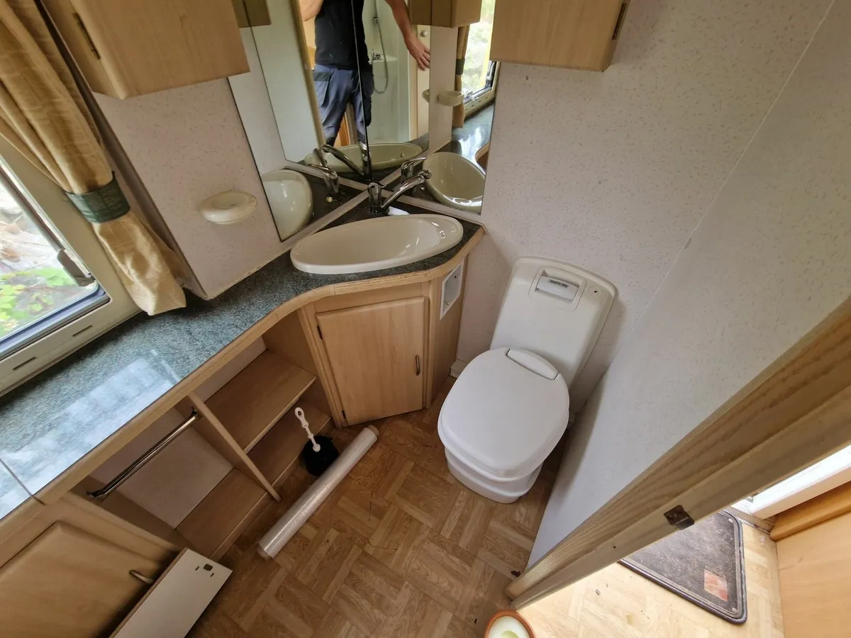 Caravan - Image 4