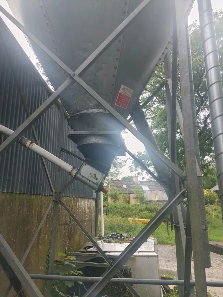 Meal bin with augers - Image 3