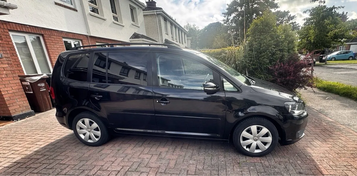 Volkswagen Touran AUTOMATIC 7 seater - Image 2
