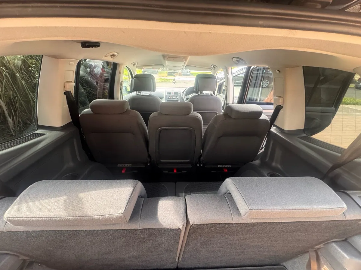 Volkswagen Touran AUTOMATIC 7 seater - Image 3