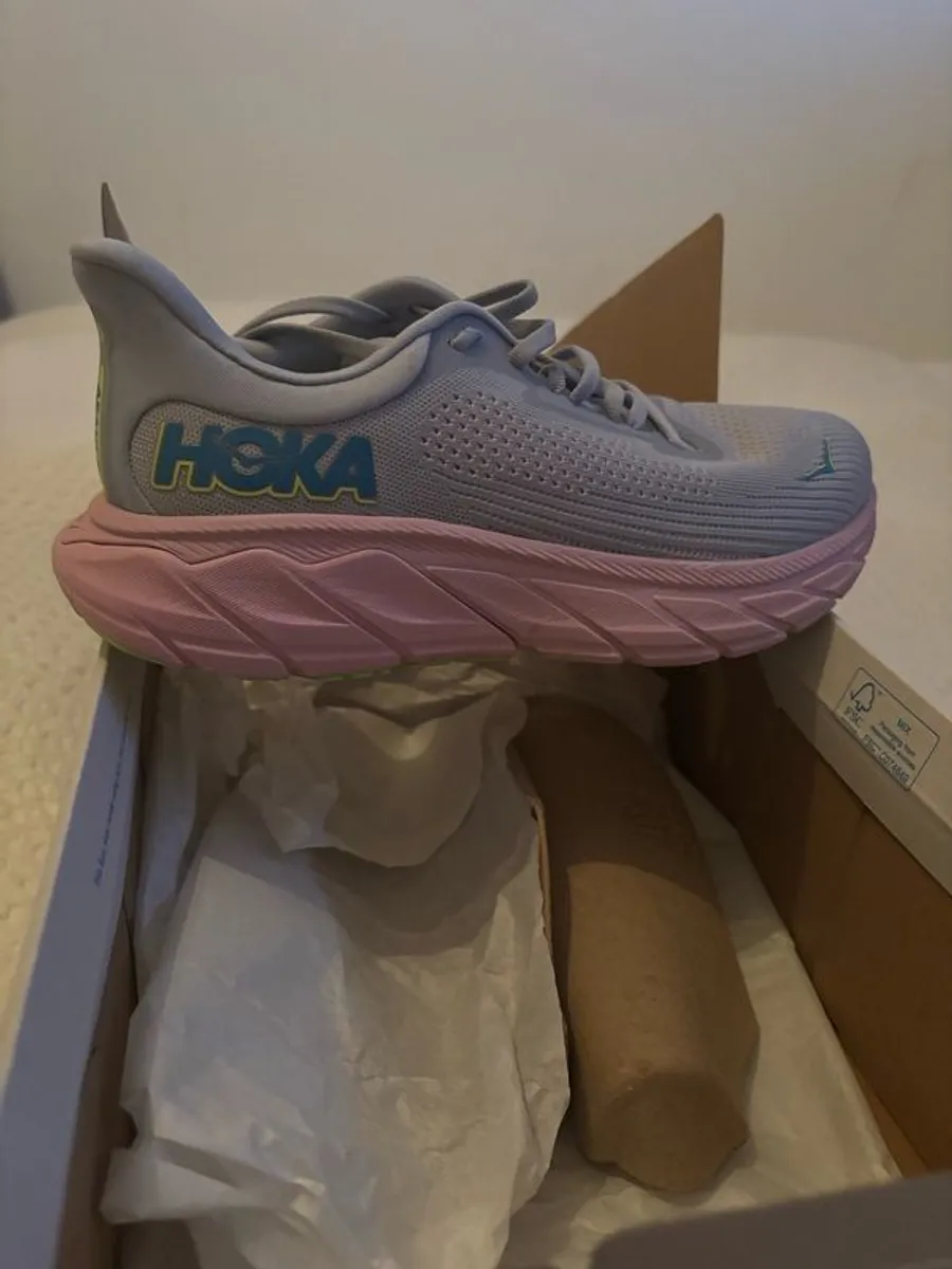 HOKA Arahi 7 size UK 5 (will fit EU37) - Image 2