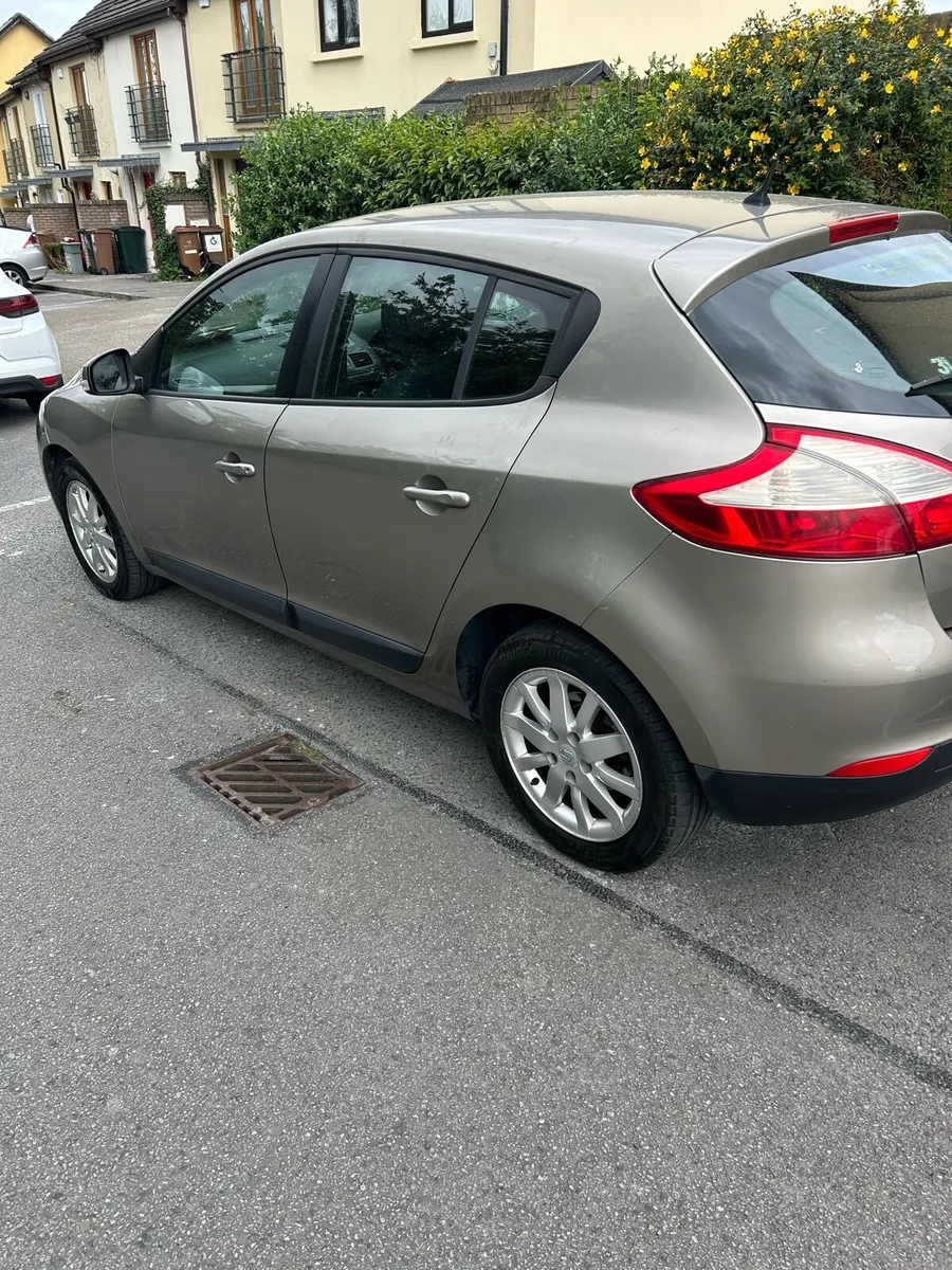 Renault Megane (new NCT 06/26) - Image 3