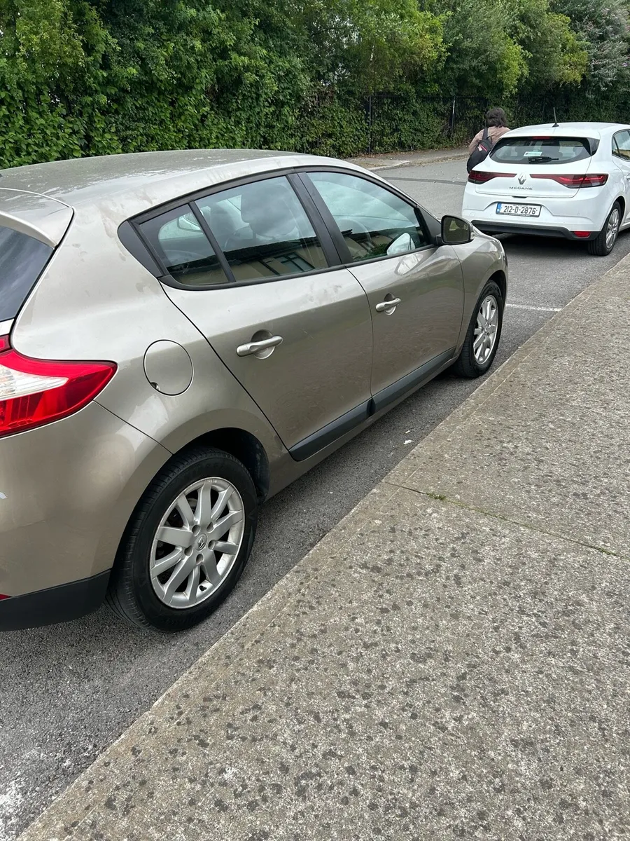 Renault Megane (new NCT 06/26) - Image 4