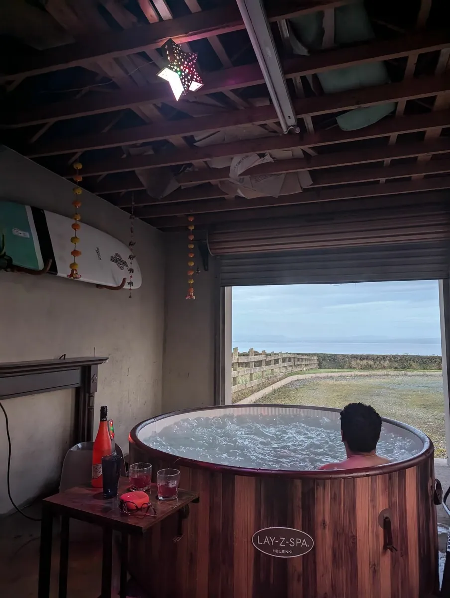 Hot tub - Image 1