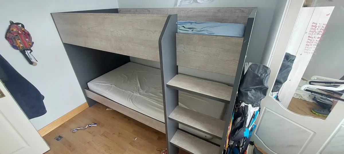Bunk bed - Image 1
