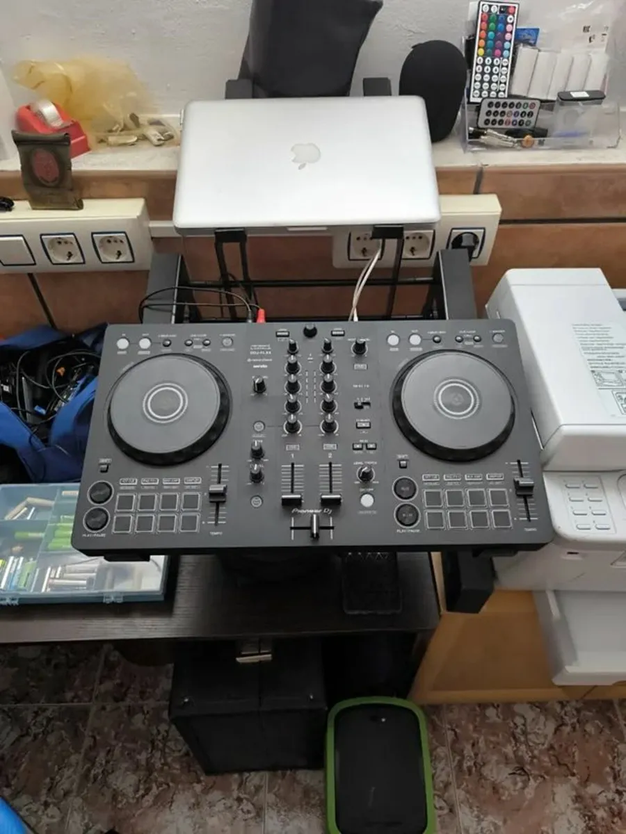 Pioneer DDJ-FLX4 - Image 1