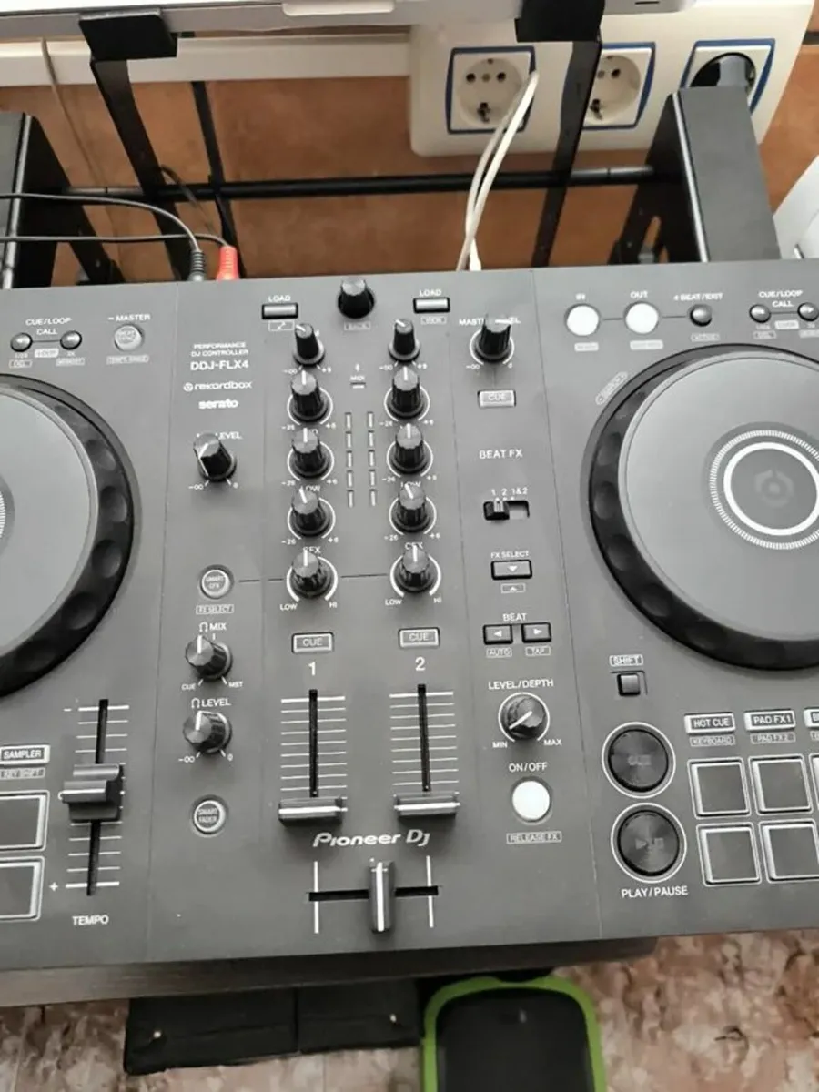 Pioneer DDJ-FLX4 - Image 4